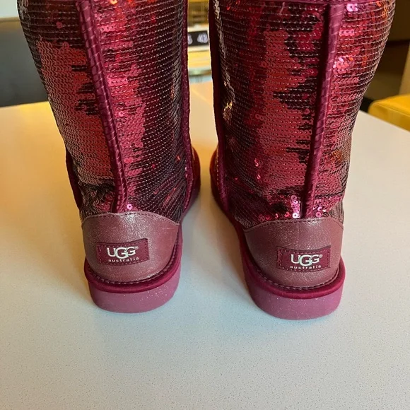 UGG Women’s Size 11 Sparkling Red Sequin Boots with Fuzzy Lining - Picture 3 of 16